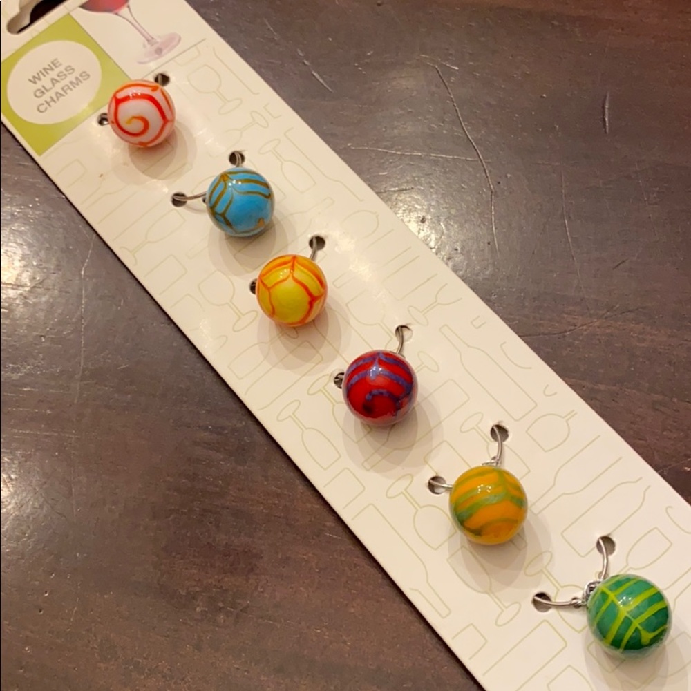 NWT True wine glass charms 🍷
